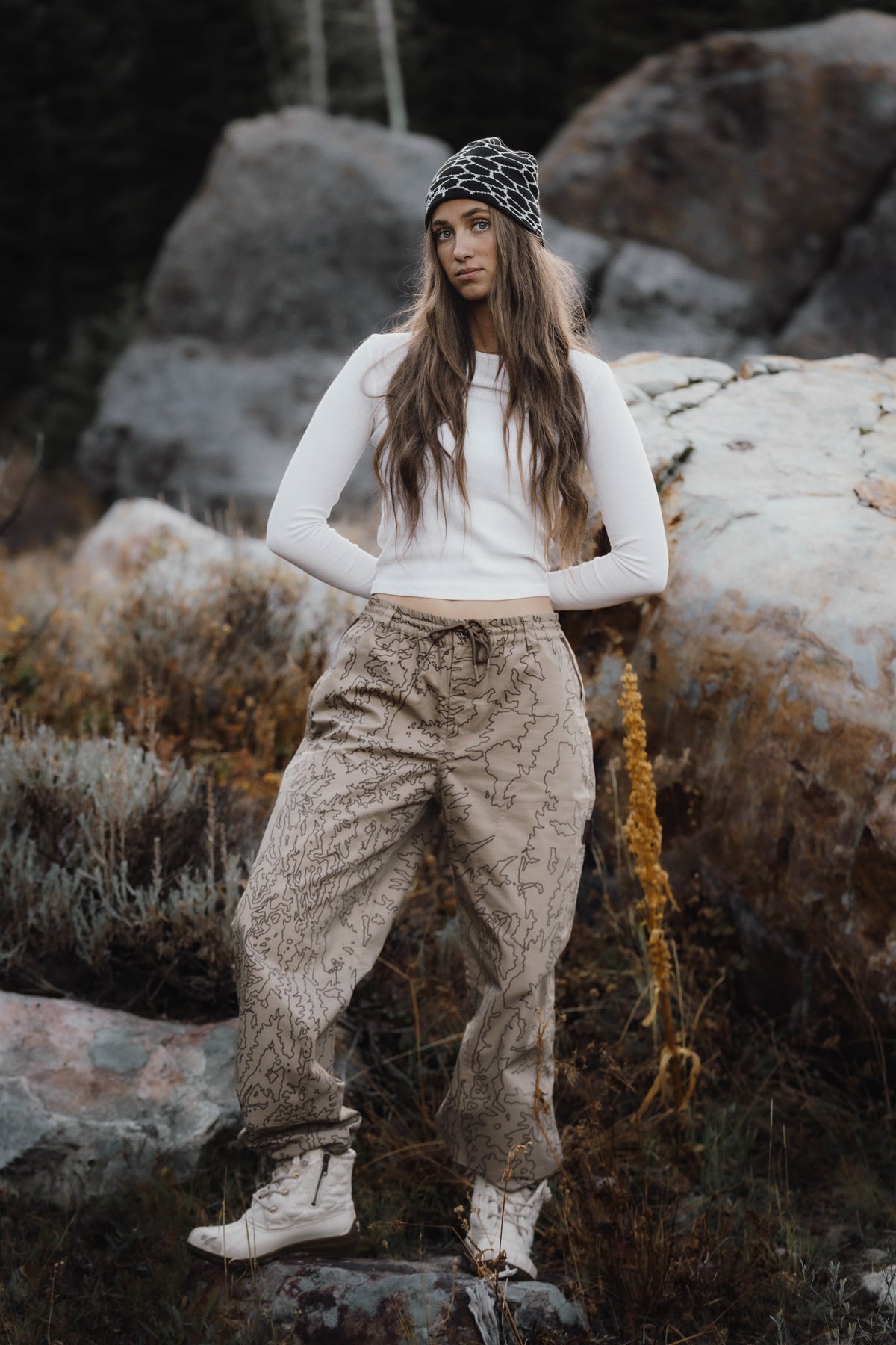 TOPOGRAPHY ESCAPE PANT [BROWN]